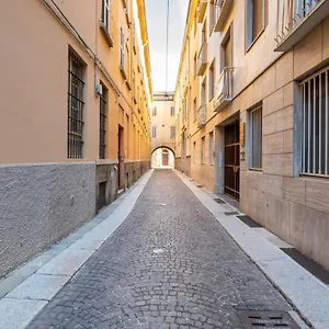 Book Now! A 1 Min Walk From Duomo Of Appartamento