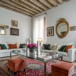 Miracoli With View On The Canal R&r Appartamento Venezia
