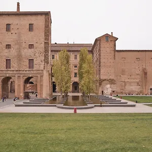 Apartment Luxury 2 Al Duomo Di, Parma