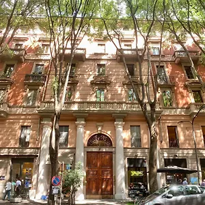 https://independent-bright-room-in-the-center-of-milan.italymilanhotels.net